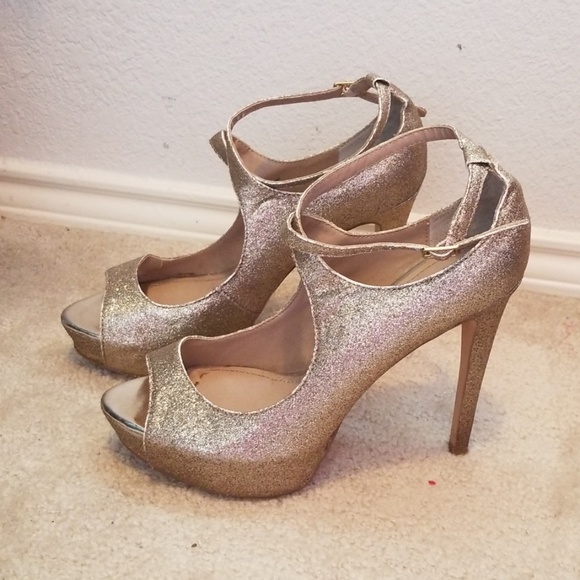 Shoes - Picture 3 of 4